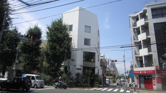 hair salon jouirのオーナー様 店舗が入っているビルの外観